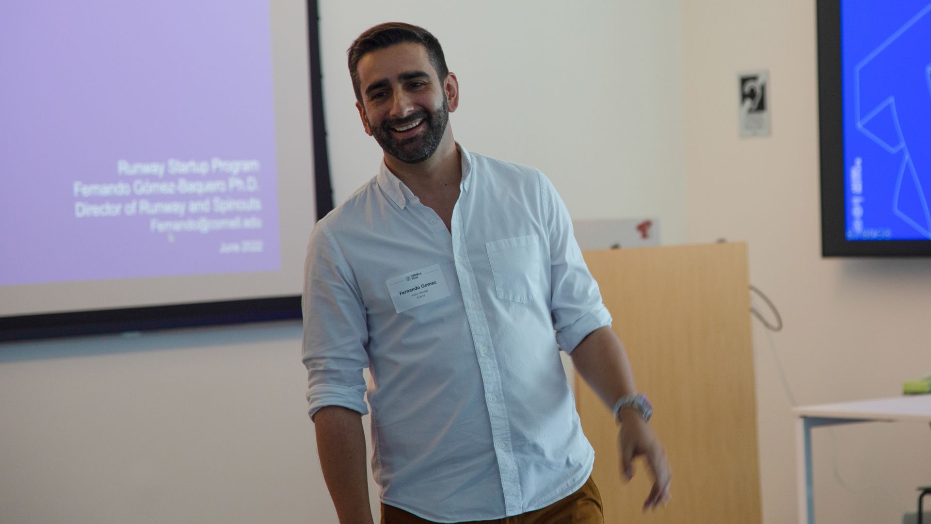 Fernando Gomez Baquero presenting